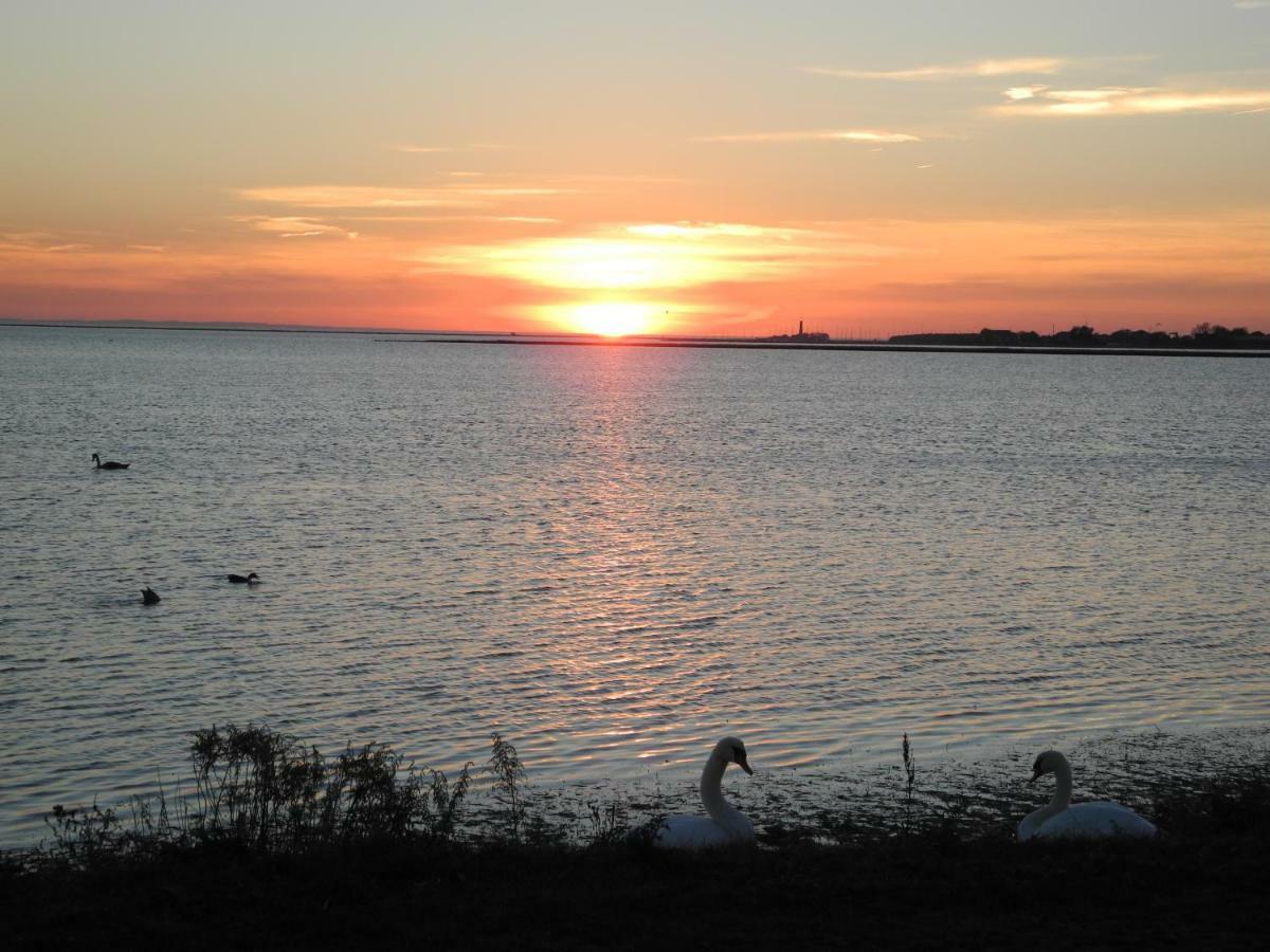 Zur Muehle Lemkenhafen Auf Fehmarn Apartman Kültér fotó